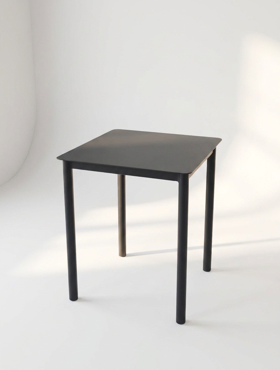 Mesa Domingo 70x70